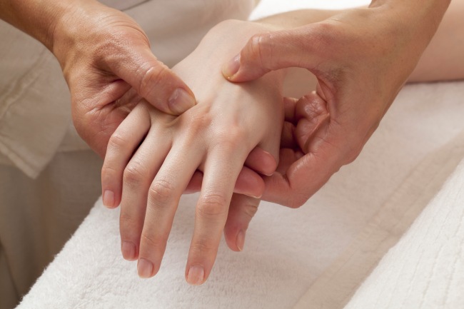 reflexology on hands for relaxation